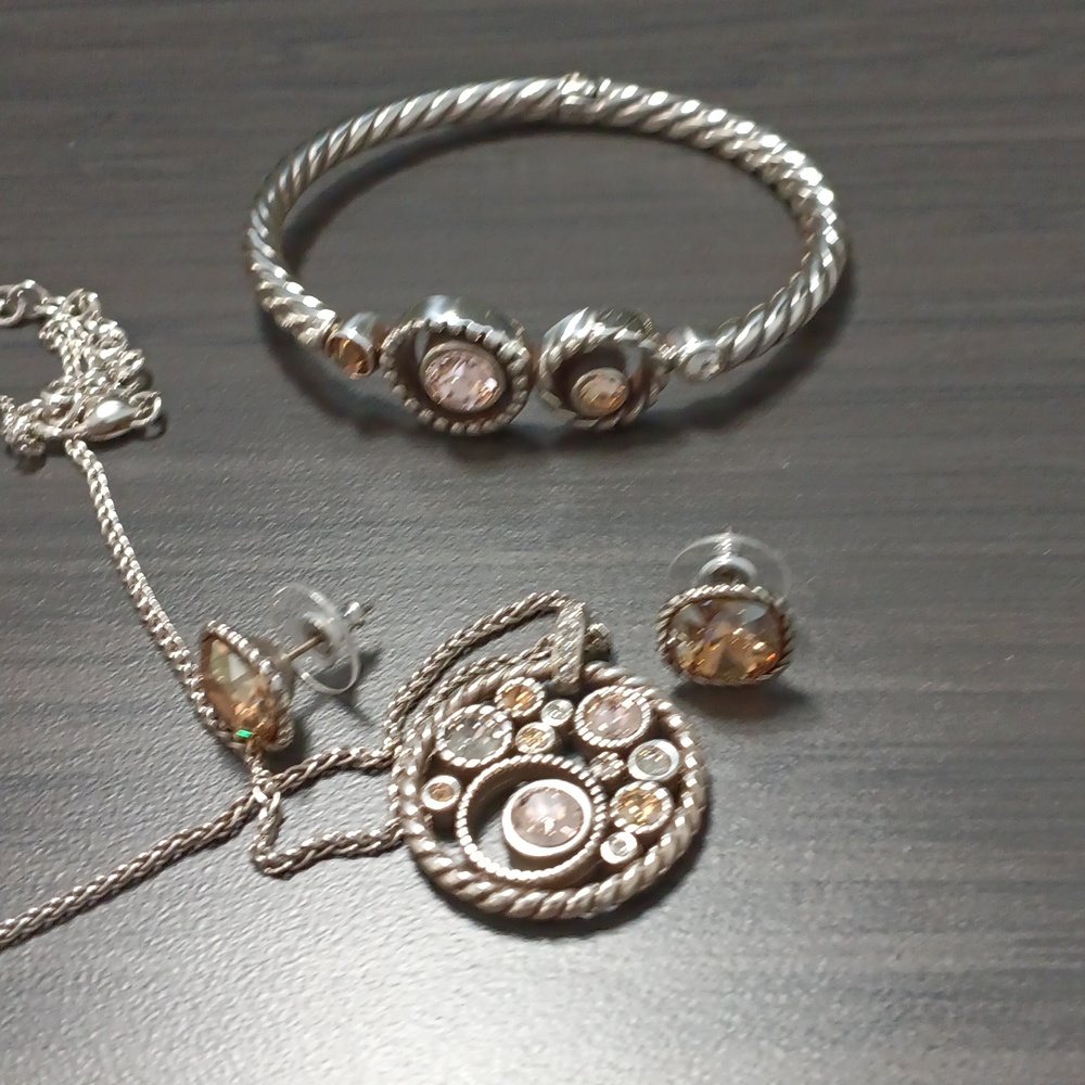 Jewelry set Brighton.